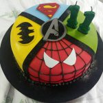 torta infantil avengers